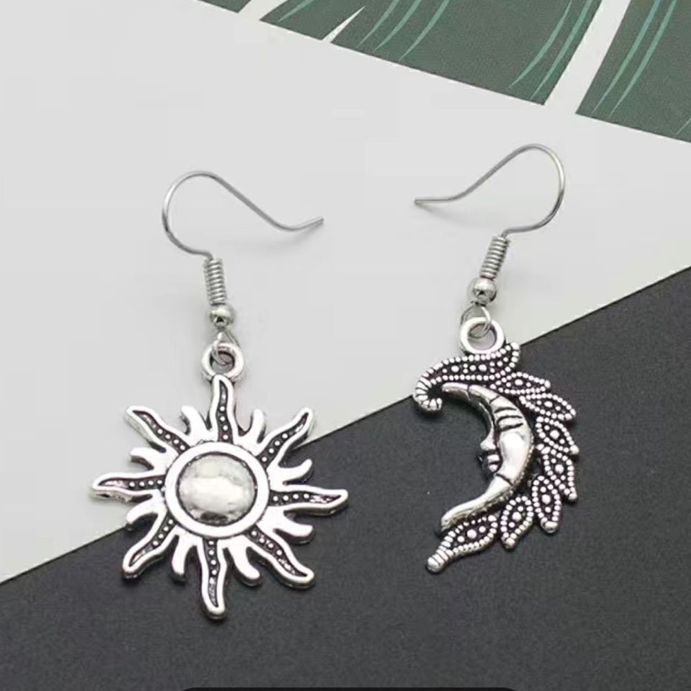Retro Silver Tone Moon and Sun Earrings NWT